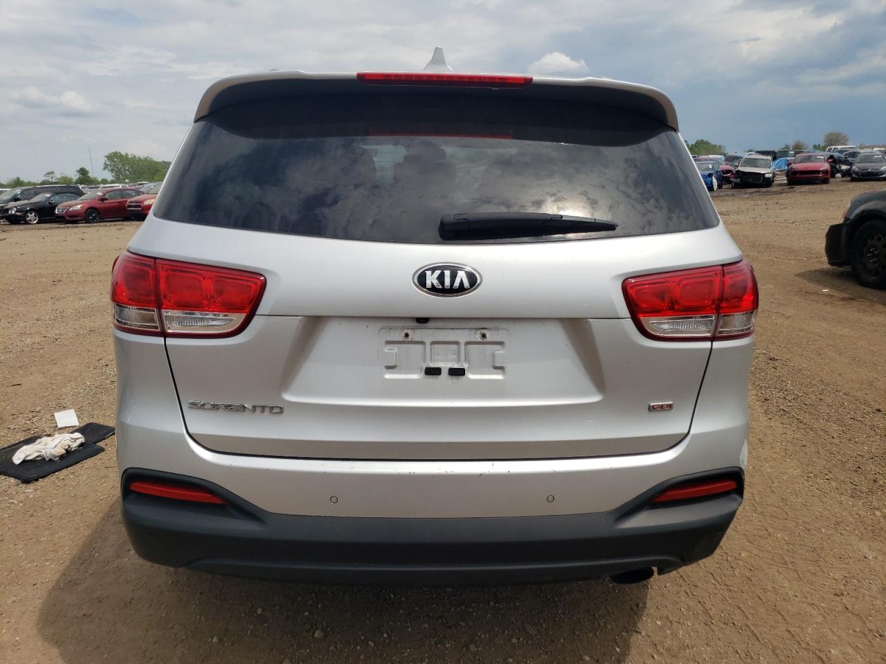 5XYPG4A39JG347834 2018 Kia Sorento Lx