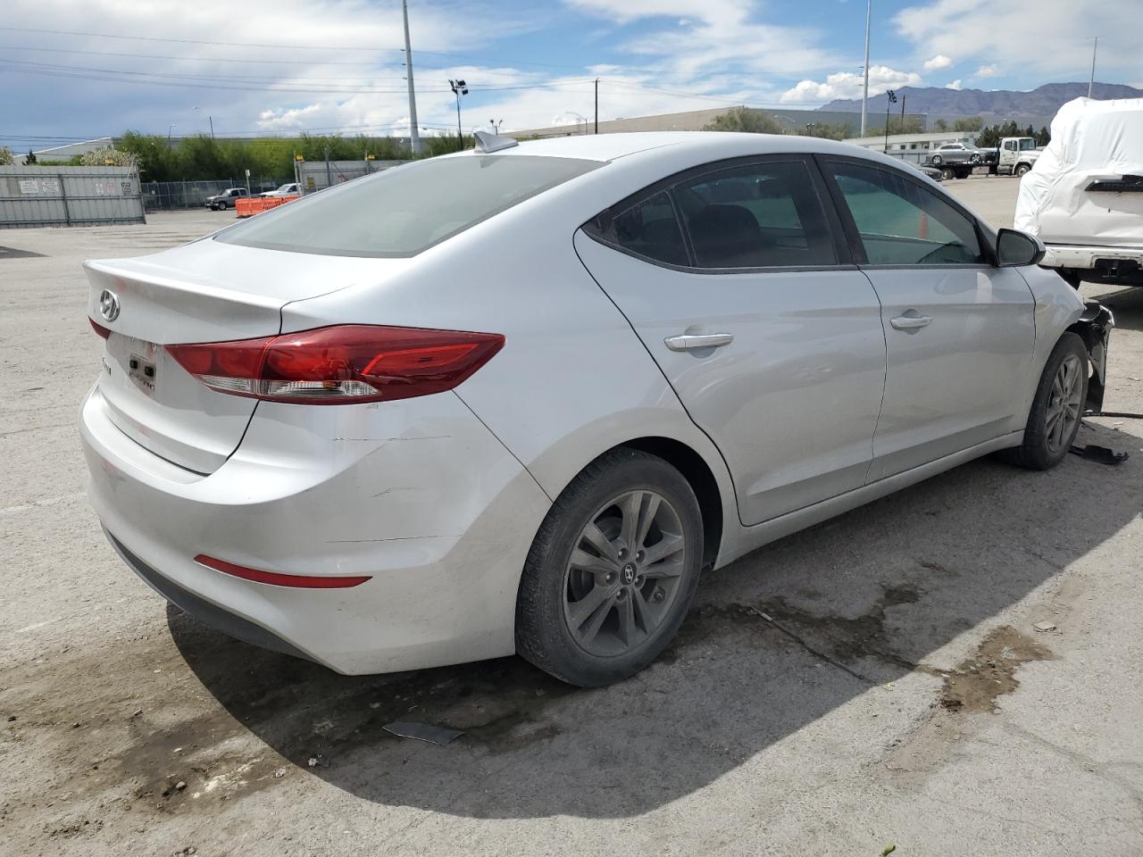 5NPD84LF7HH025512 2017 Hyundai Elantra Se