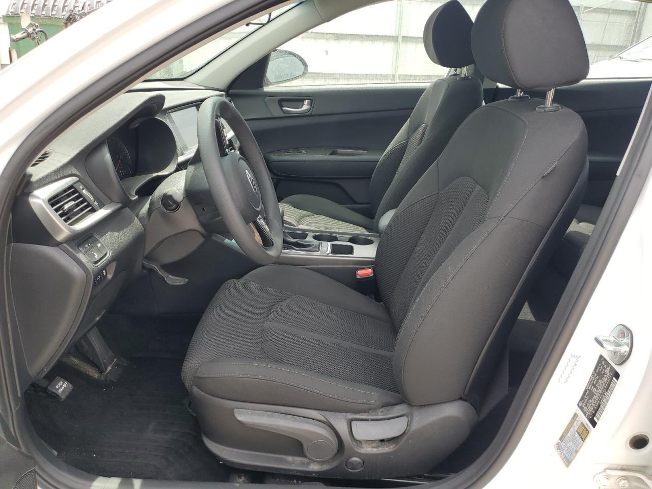 5XXGT4L3XLG446517 2020 Kia Optima Lx