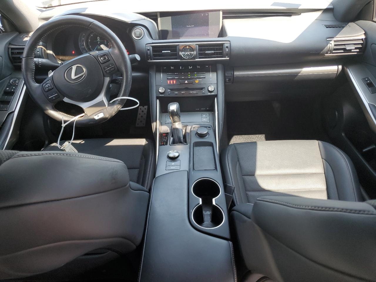 JTHC81D2XJ5031573 2018 Lexus Is 300