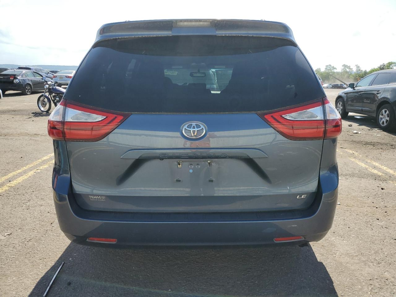 5TDKZ3DC3HS775552 2017 Toyota Sienna Le