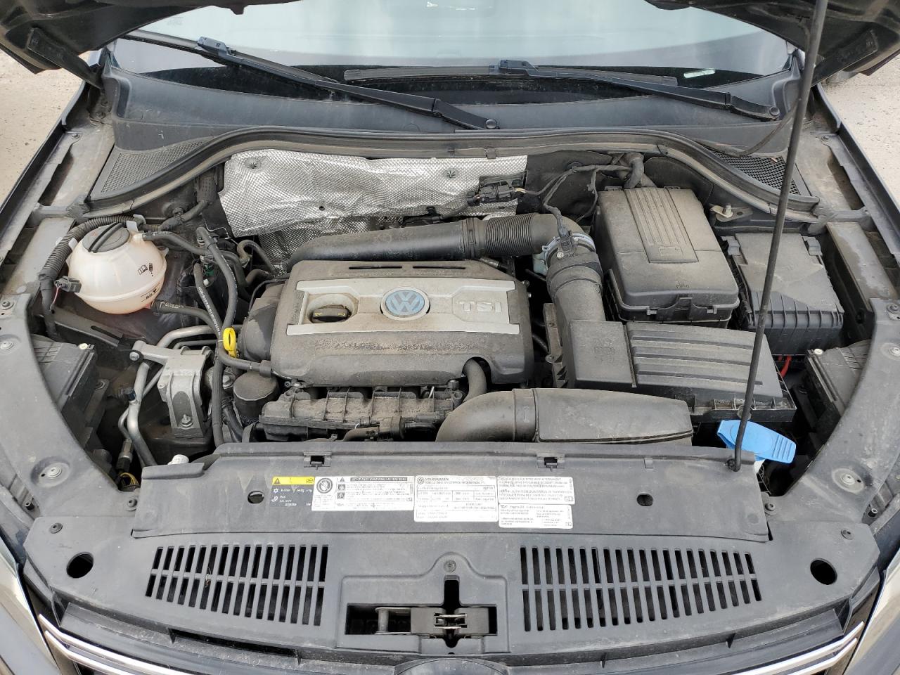 WVGUV7AX3HK005339 2017 Volkswagen Tiguan Sport