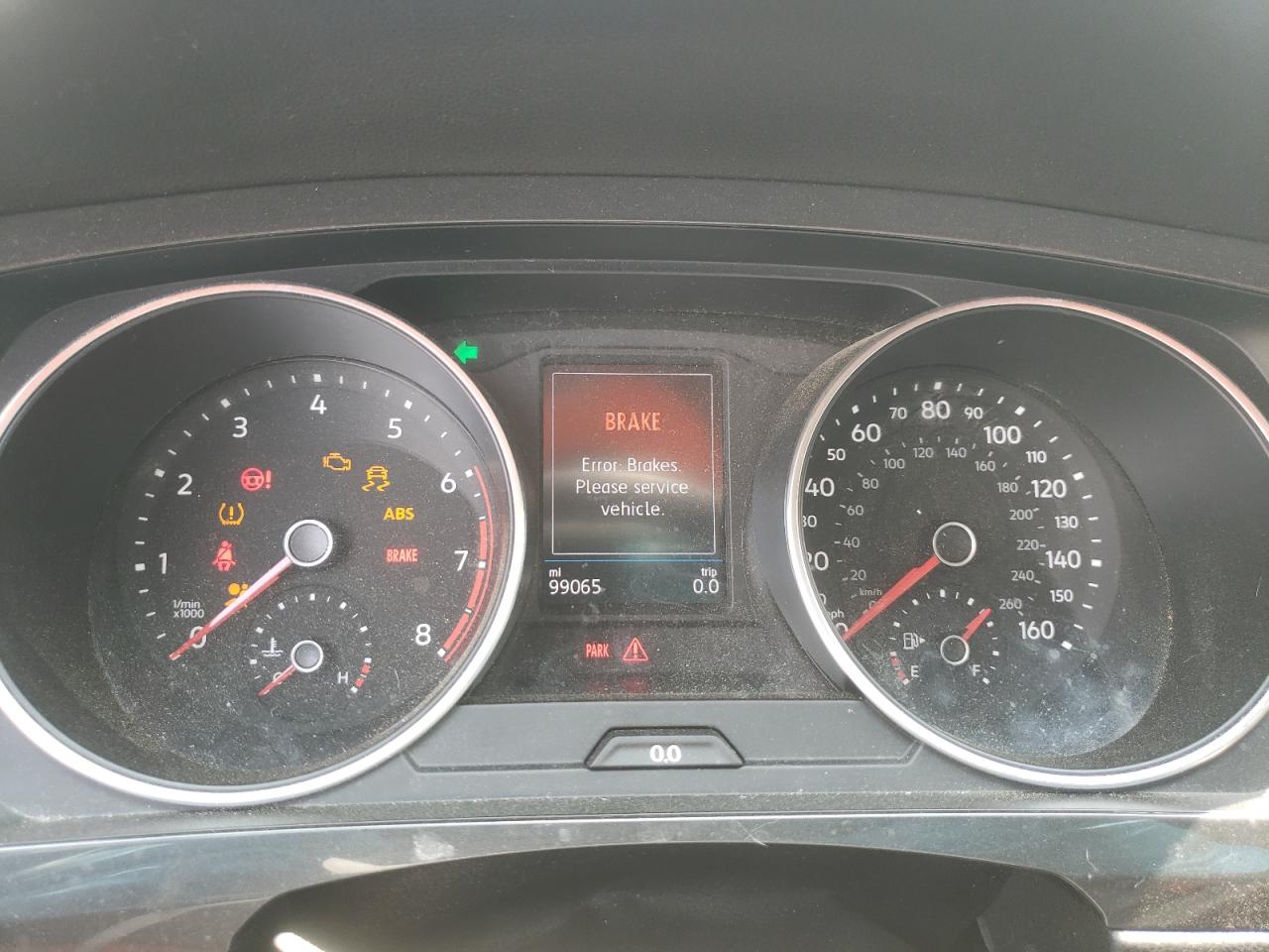 3VV3B7AX5JM038626 2018 Volkswagen Tiguan Se