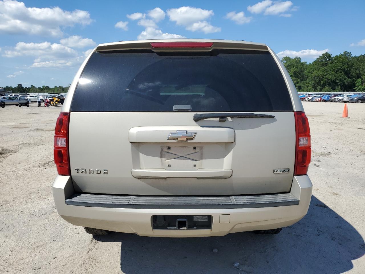 1GNSCAE07BR118373 2011 Chevrolet Tahoe C1500 Ls