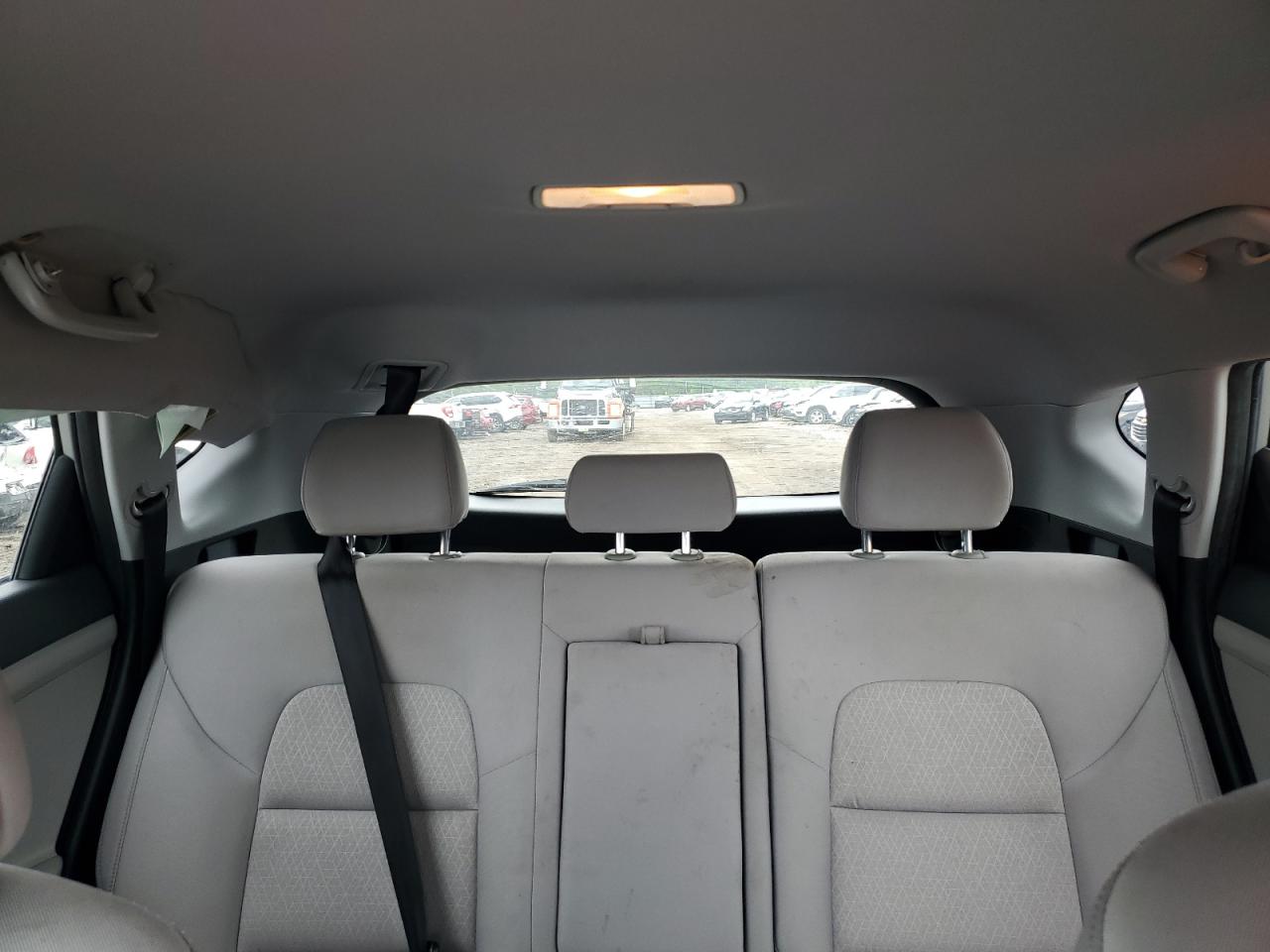 KM8J33A48JU676717 2018 Hyundai Tucson Sel