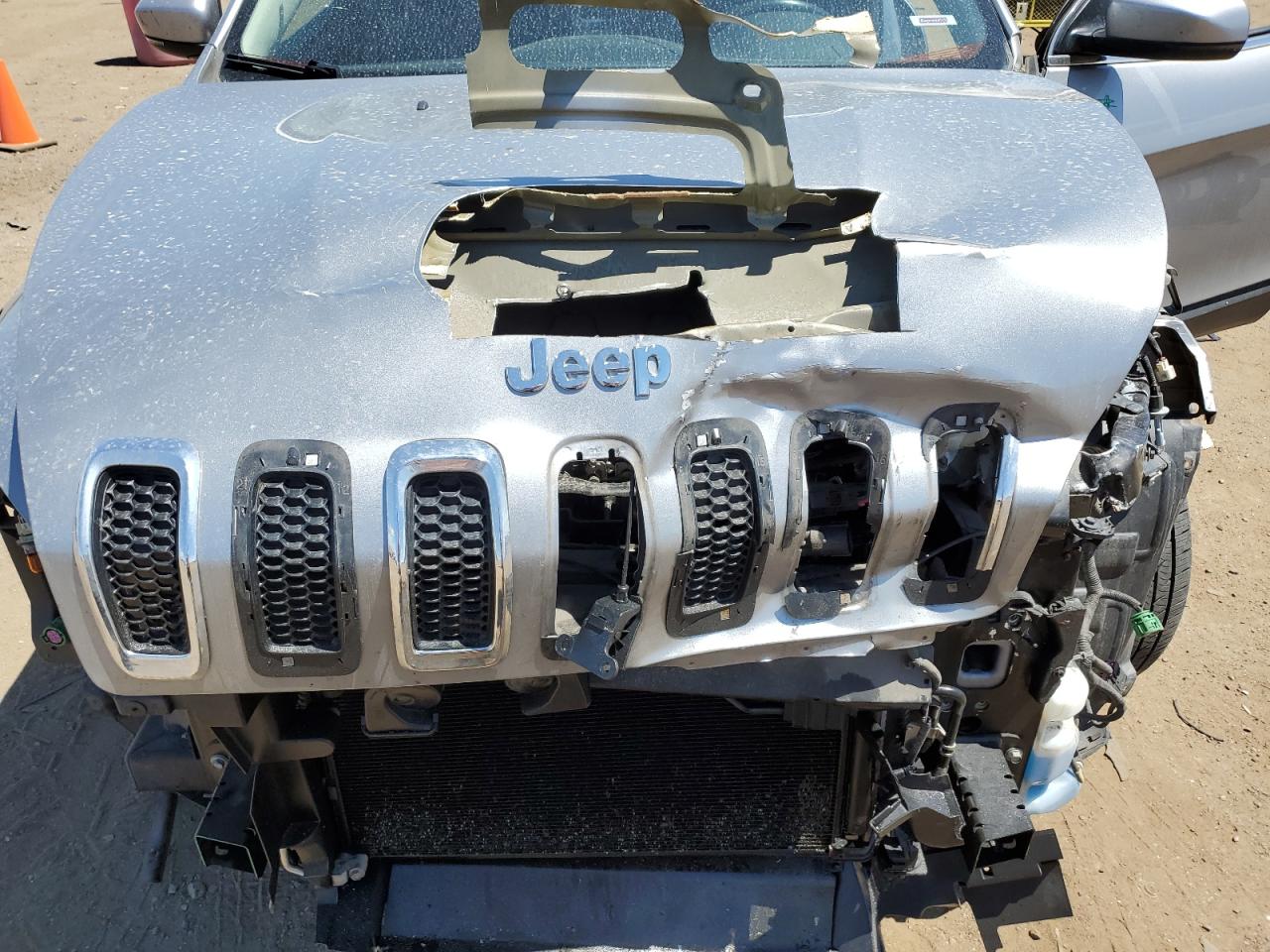 1C4PJLCSXGW238083 2016 Jeep Cherokee Latitude