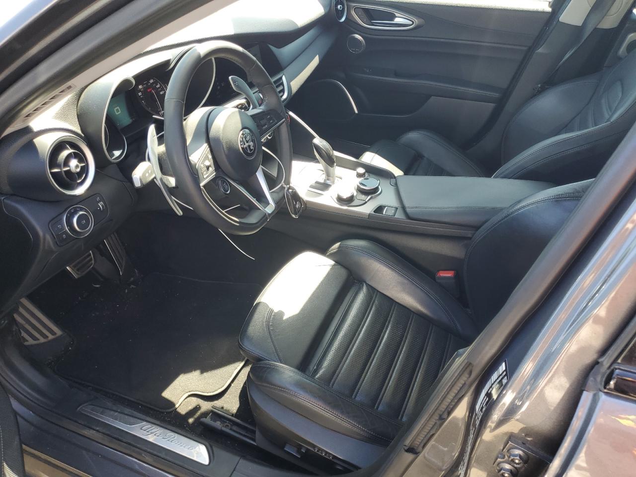 ZARFAECN2J7565649 2018 Alfa Romeo Giulia Ti