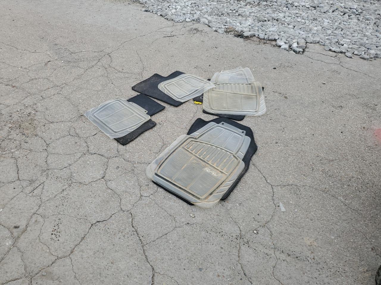 2T3W1RFVXMW128889 2021 Toyota Rav4 Xle