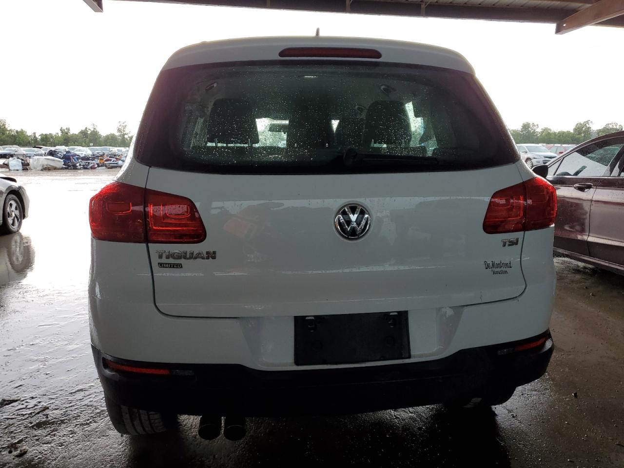 WVGAV7AX9JK005001 2018 Volkswagen Tiguan Limited