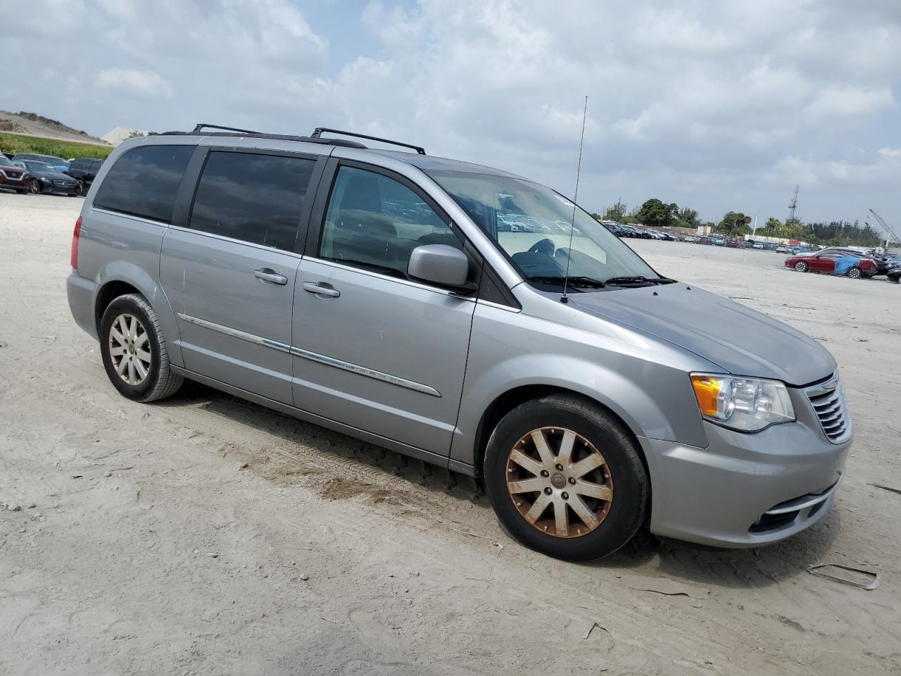 2C4RC1BG1DR649395 2013 Chrysler Town & Country Touring