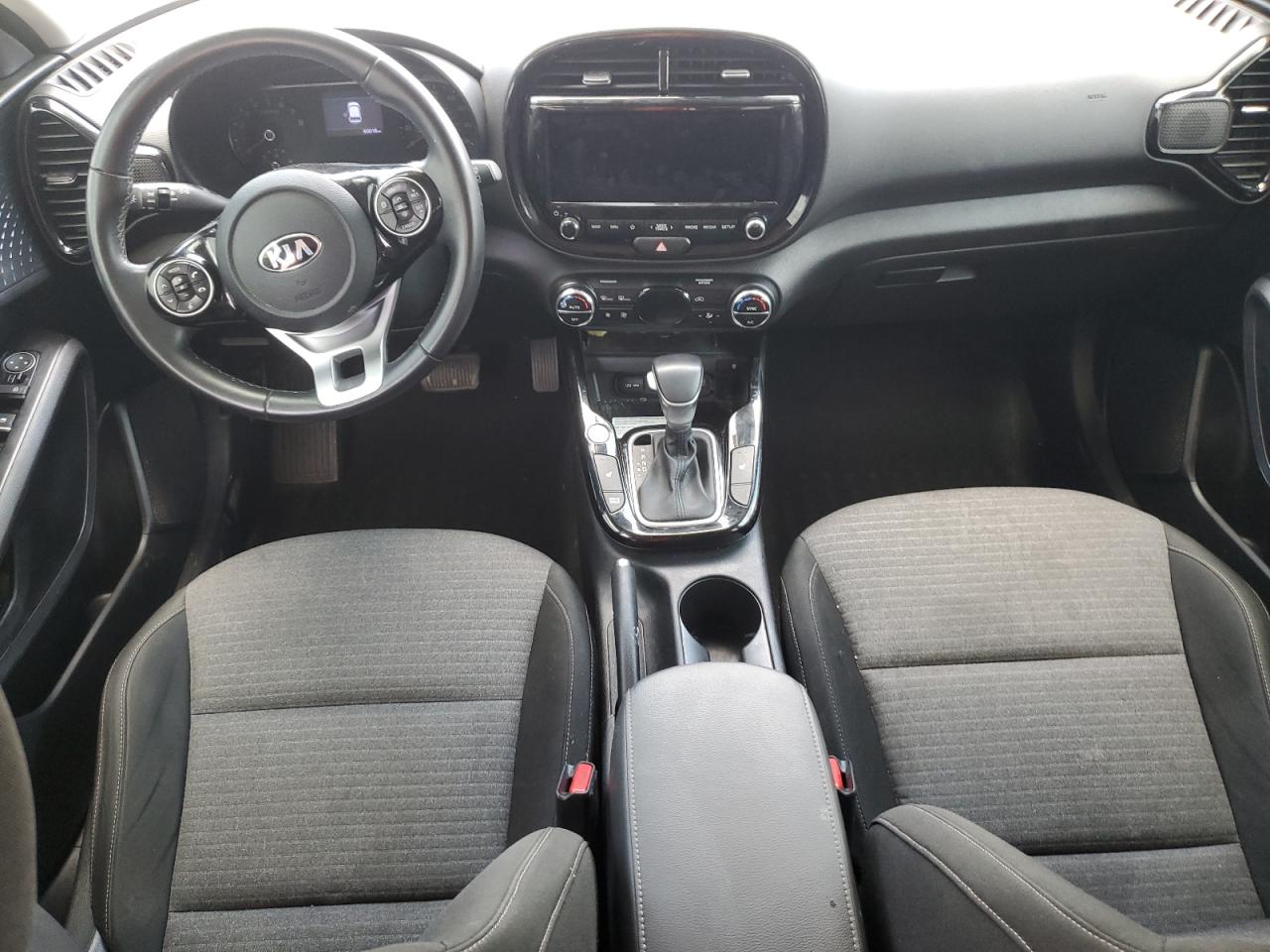 KNDJ33AU6L7117687 2020 Kia Soul Ex