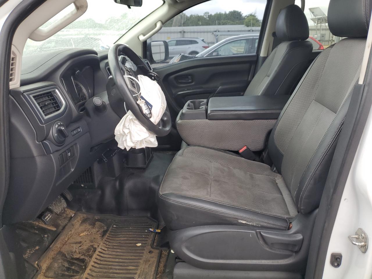 1N6BA1F3XJN550465 2018 Nissan Titan Xd S