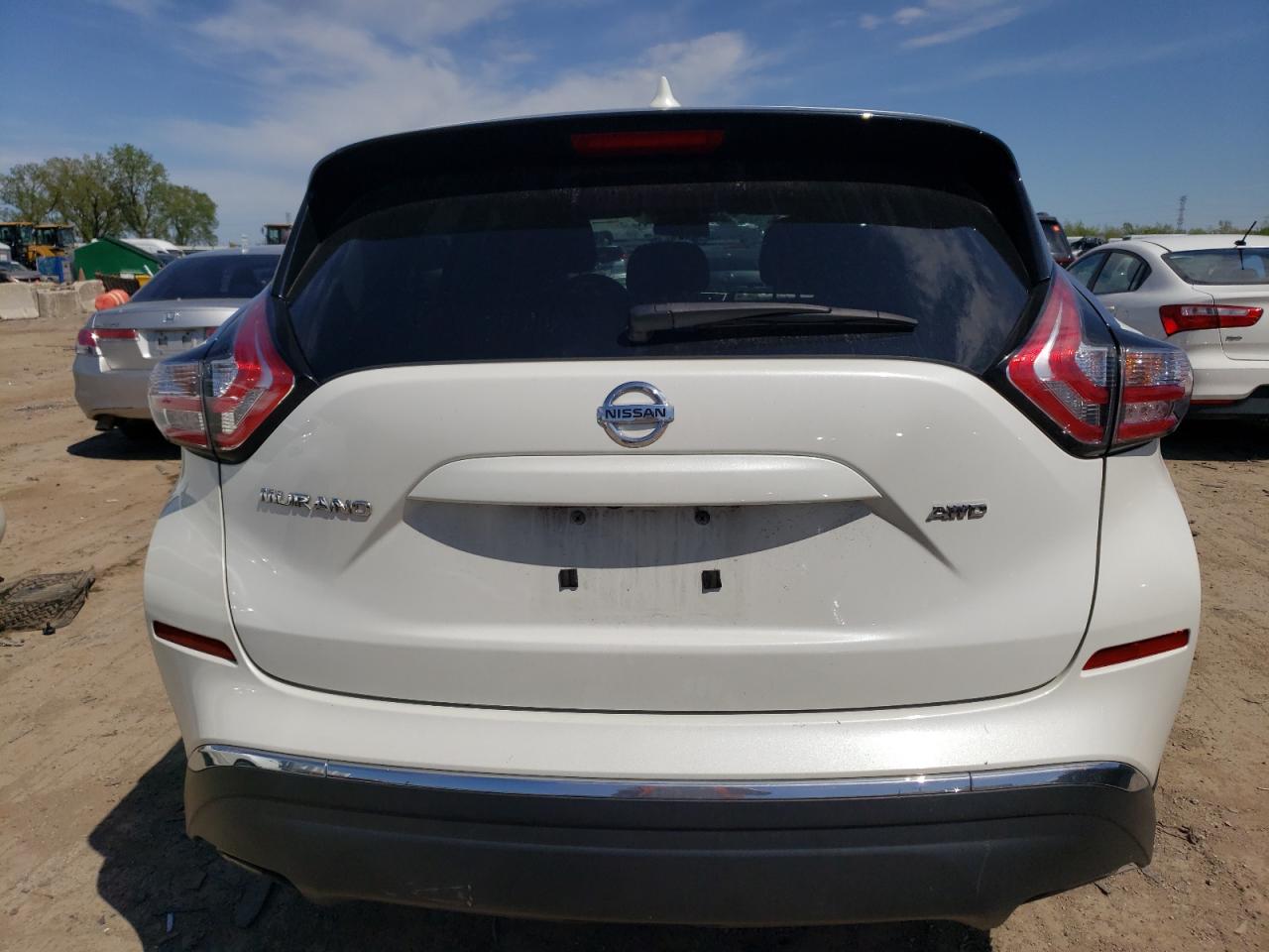 2018 Nissan Murano S vin: 5N1AZ2MH7JN196430