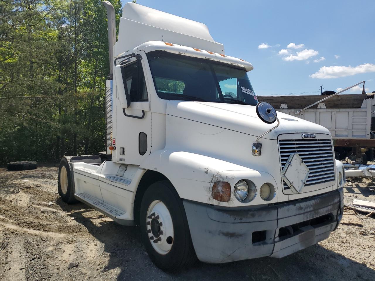 Lot #2507759700 2002 FREIGHTLINER CONVENTION