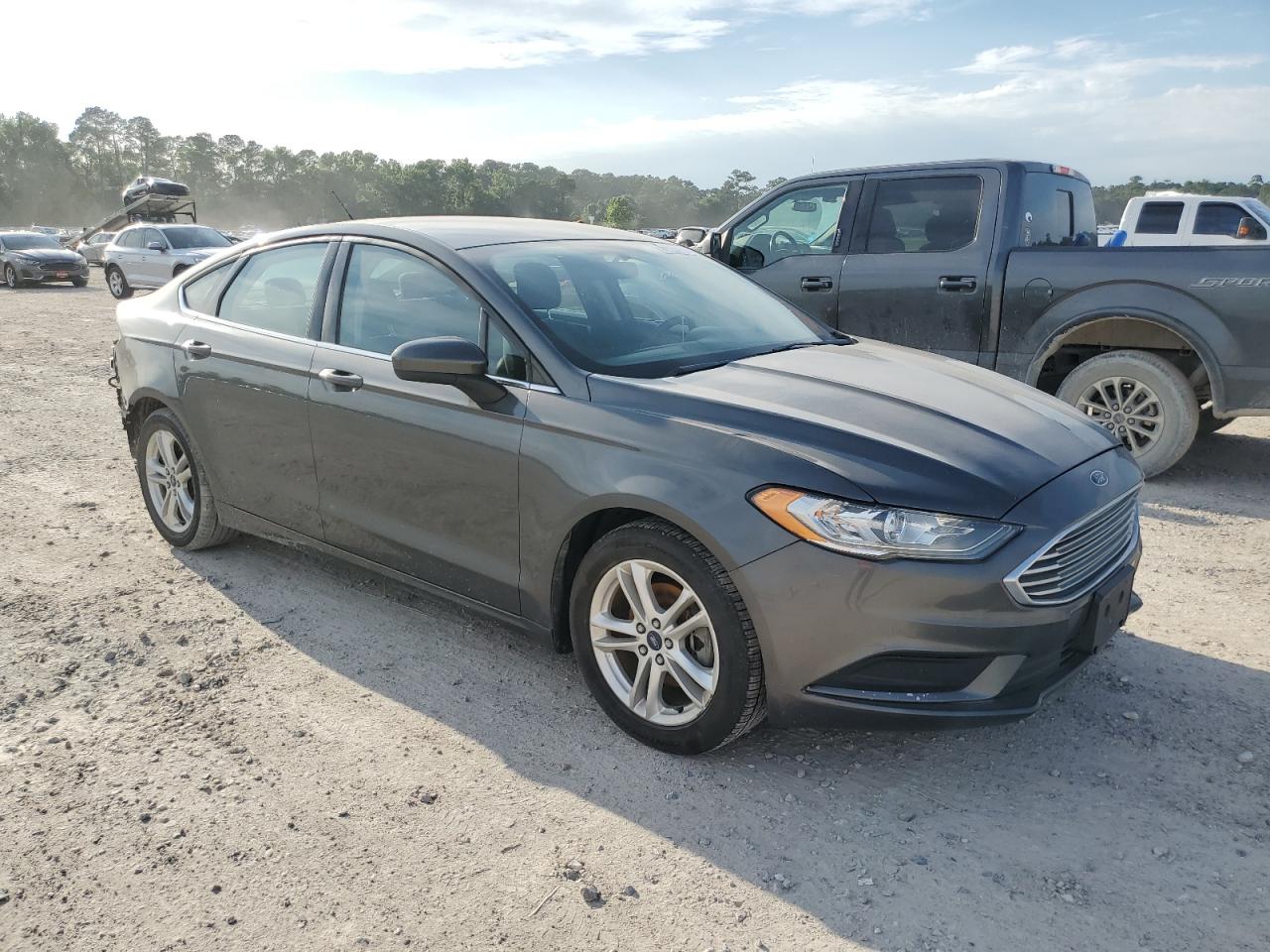 3FA6P0HD2JR224228 2018 Ford Fusion Se