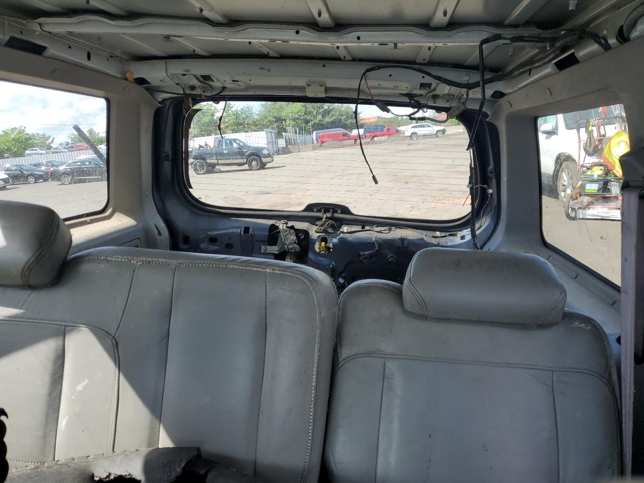 1FMZU83PXYZB88774 2000 Ford Explorer Xlt