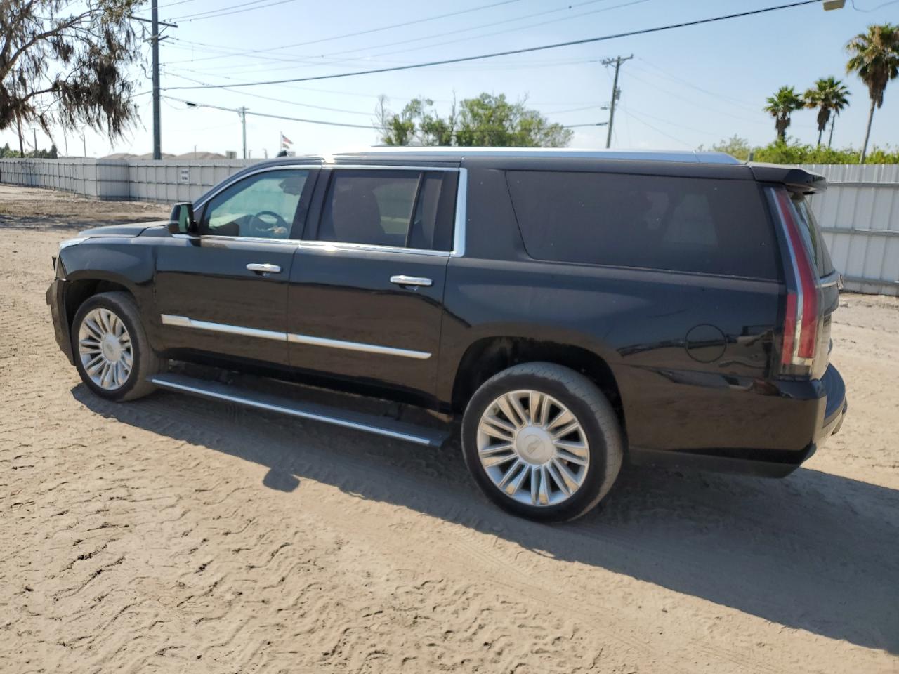 1GYS3AKJ2HR395831 2017 Cadillac Escalade