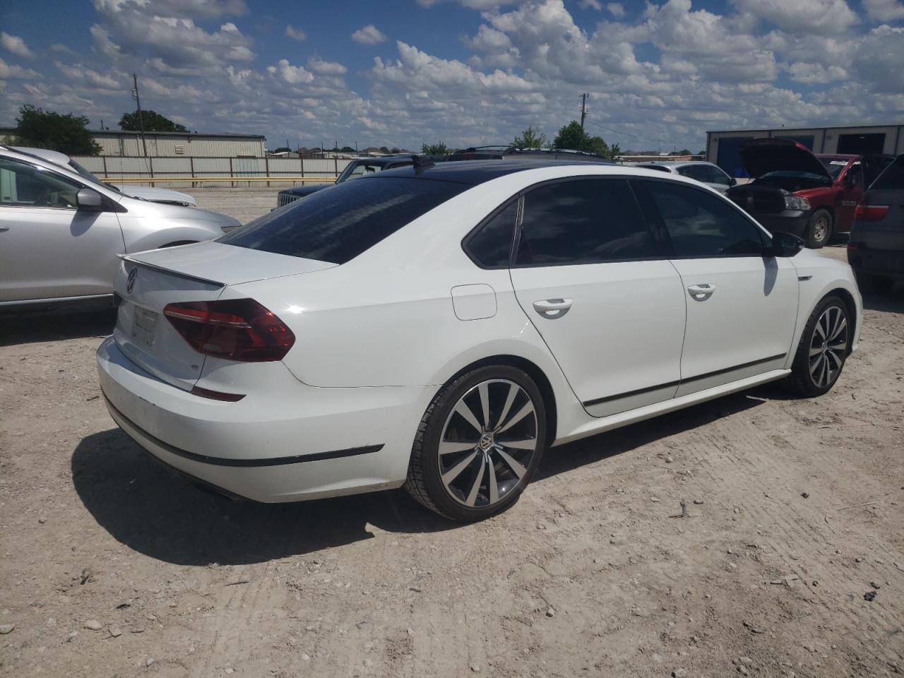 1VWJM7A39JC051536 2018 Volkswagen Passat Gt