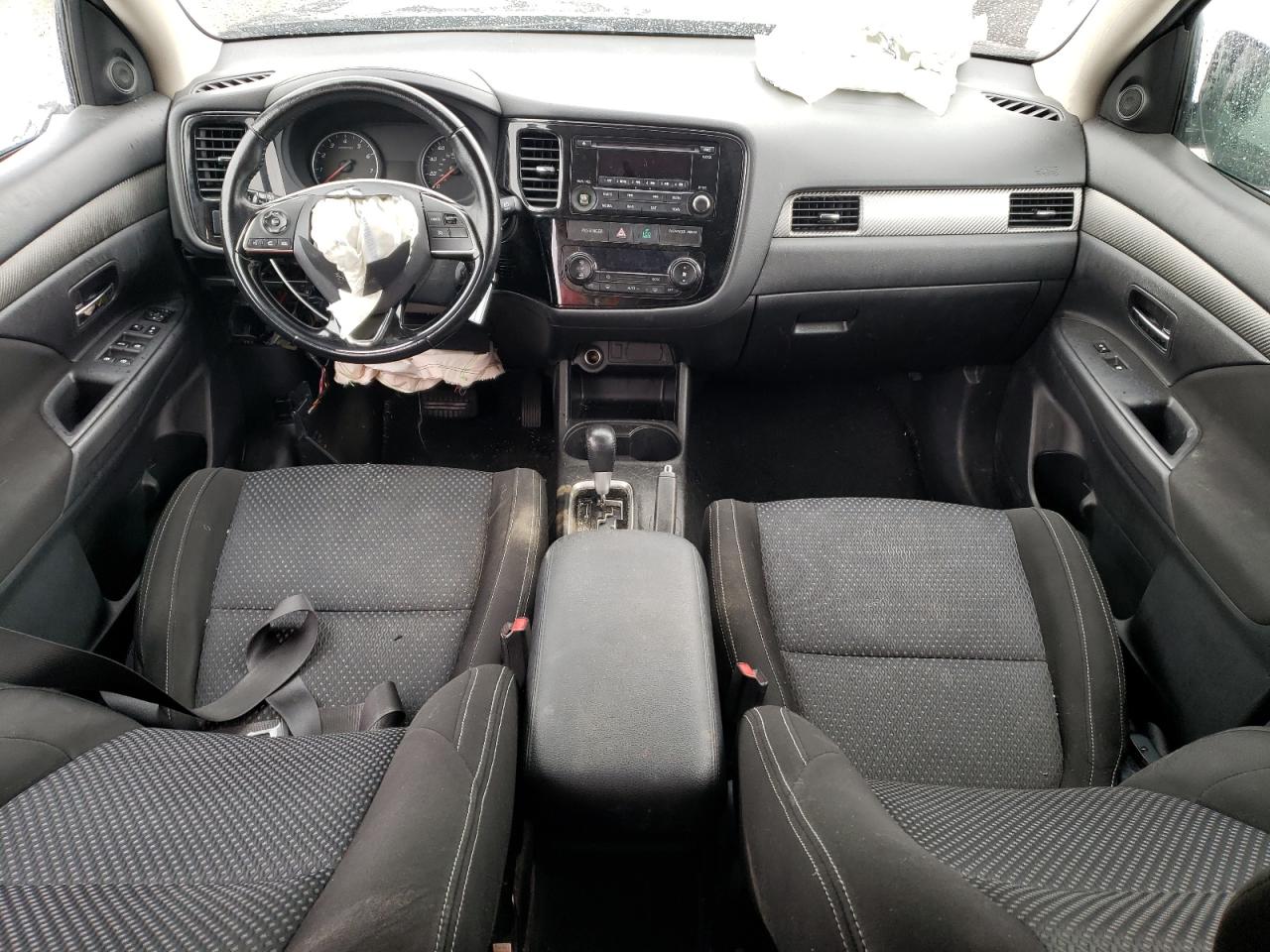 JA4AD2A35GZ000167 2016 Mitsubishi Outlander Es