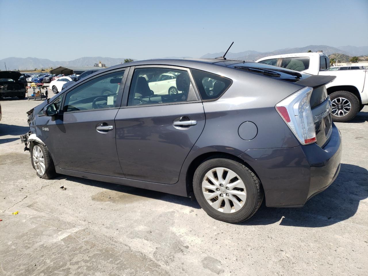 2013 Toyota Prius Plug-In vin: JTDKN3DP1D3032138