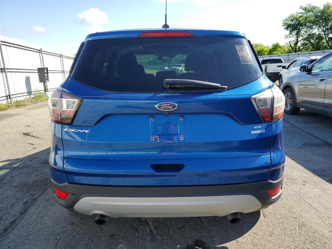 1FMCU9G98HUA24122 2017 Ford Escape Se