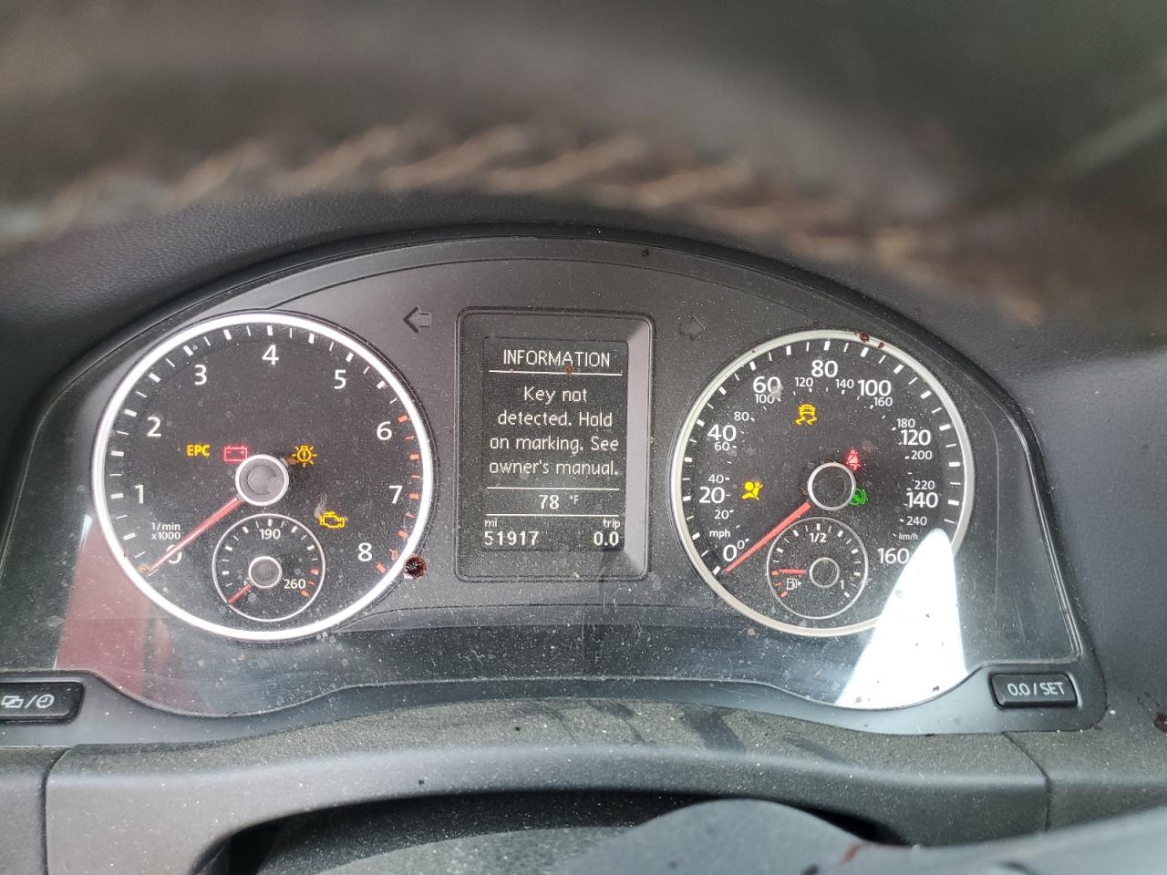 WVGBV7AX8JK003843 2018 Volkswagen Tiguan Limited