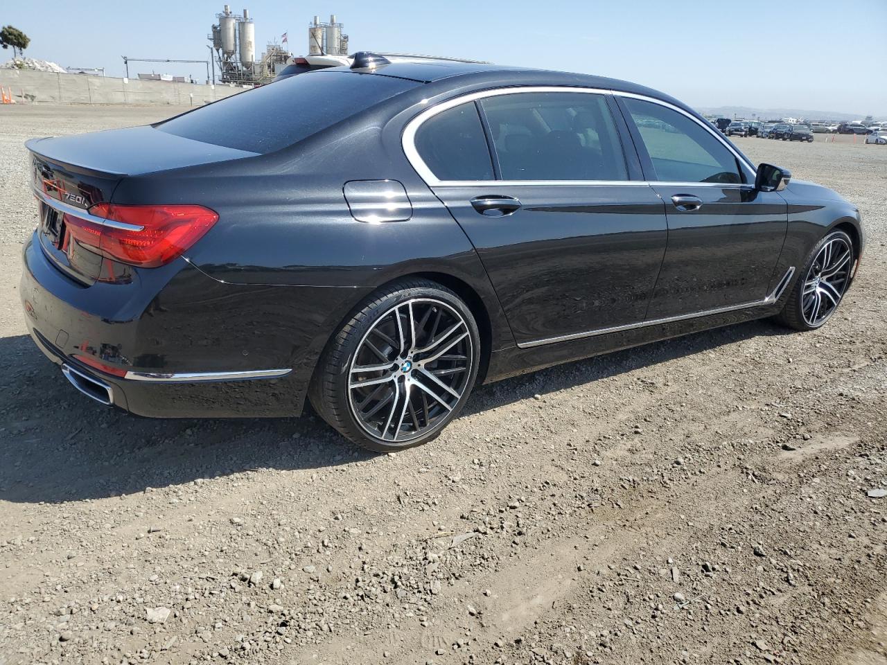 2018 BMW 750 Xi vin: WBA7F2C55JG424683