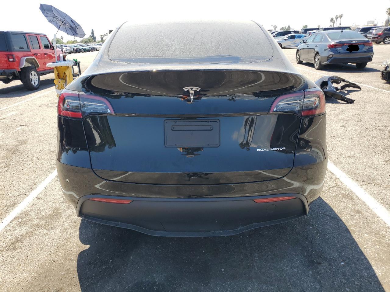 7SAYGDEE1RA228890 2024 Tesla Model Y