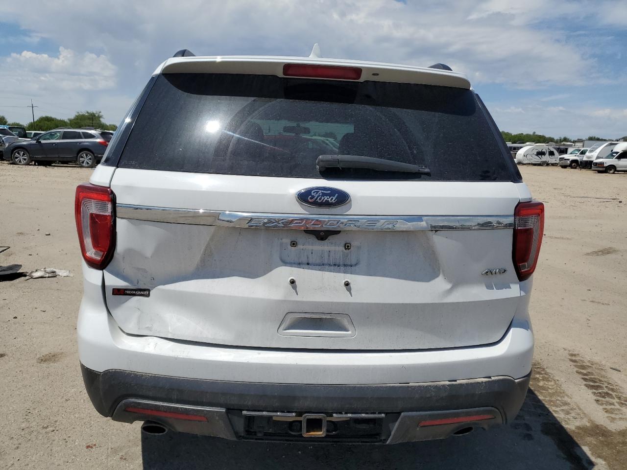 2017 Ford Explorer vin: 1FM5K8B84HGD23080