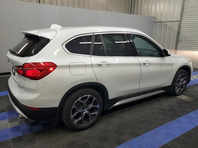 WBXJG7C09N5V30775 BMW X1 SDRIVE2 3