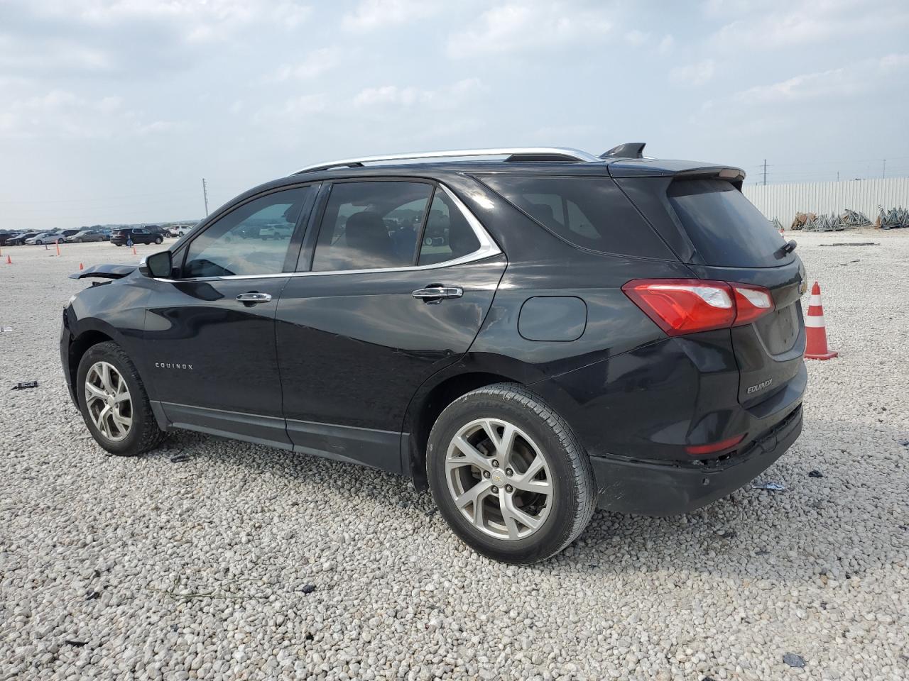 2GNAXMEV2J6247340 2018 Chevrolet Equinox Premier