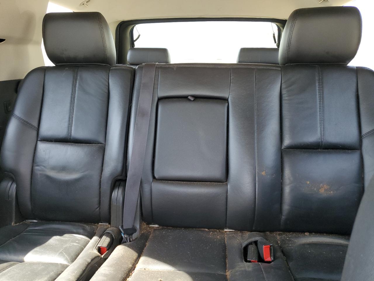 1GNSKBE06BR230106 2011 Chevrolet Tahoe K1500 Lt