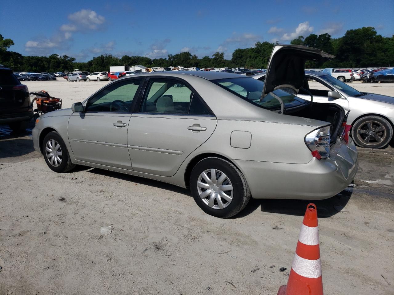 4T1BE32K24U898976 2004 Toyota Camry Le