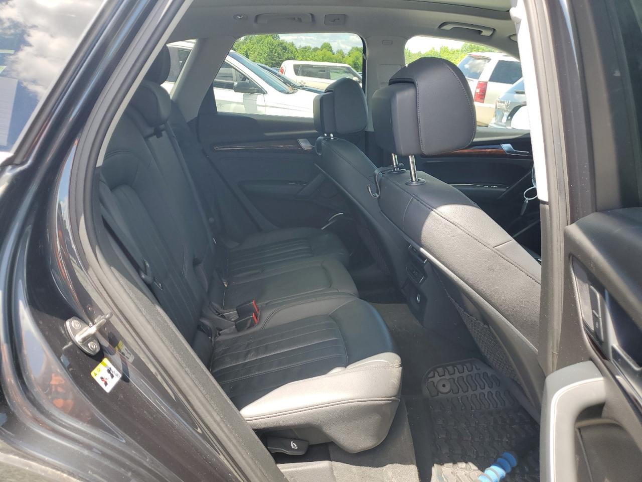 WA1ANAFY4J2004352 2018 Audi Q5 Premium