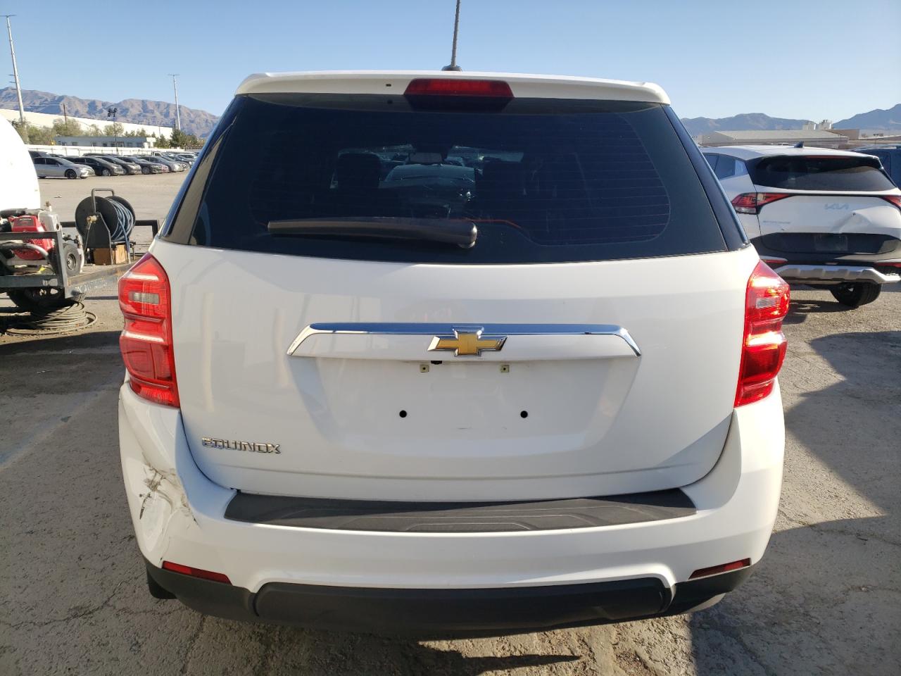 2GNALBEK1H1590864 2017 Chevrolet Equinox Ls