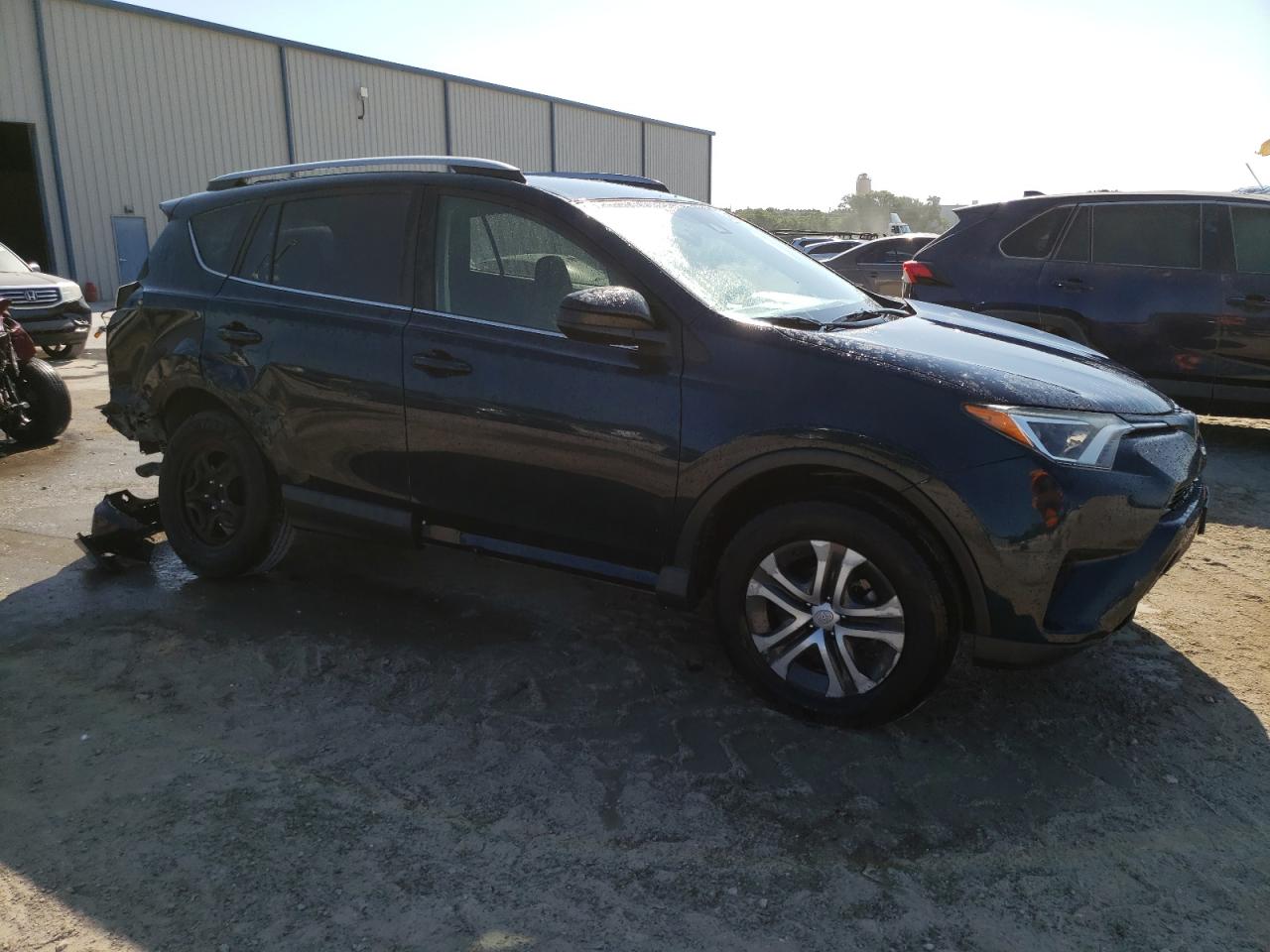 JTMZFREV0HJ126220 2017 Toyota Rav4 Le