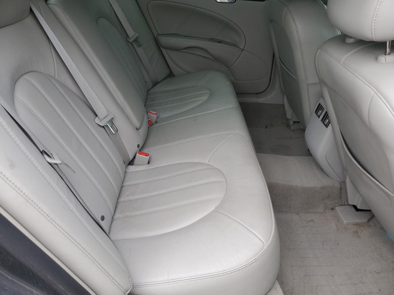 1G4HC5EM4AU135586 2010 Buick Lucerne Cxl