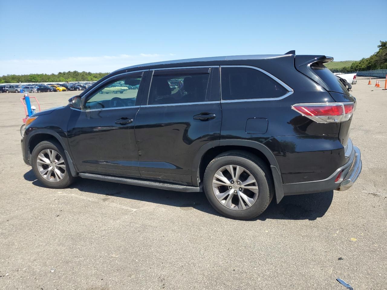 5TDJKRFH1ES058607 2014 Toyota Highlander Xle