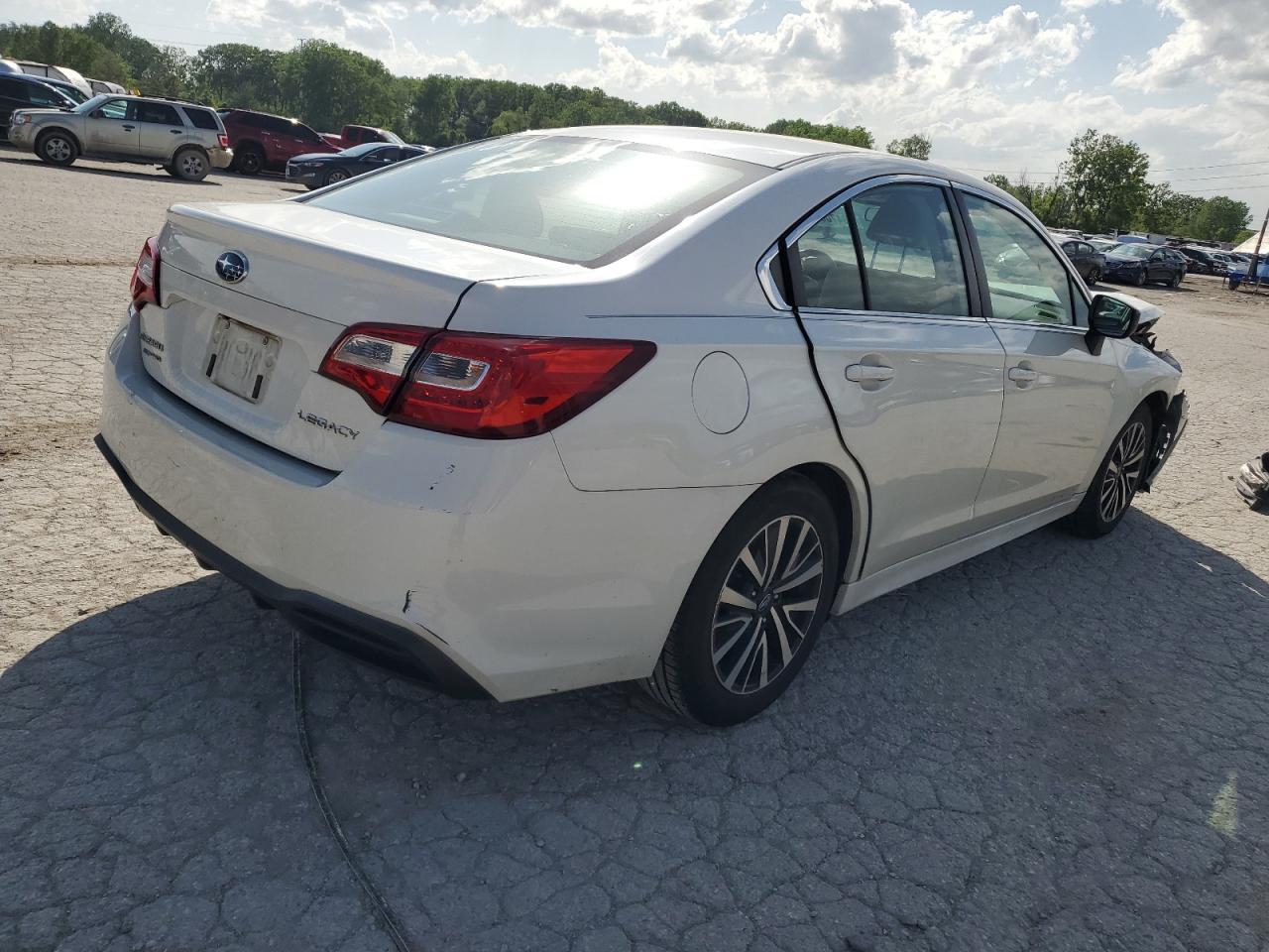 4S3BNAB67J3013460 2018 Subaru Legacy 2.5I