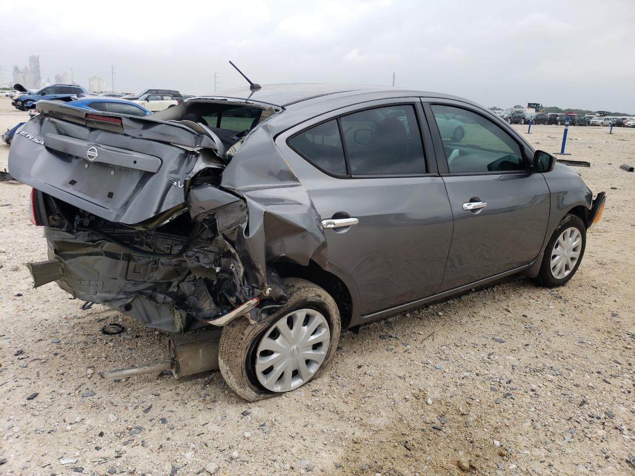 3N1CN7AP3JL883215 2018 Nissan Versa S