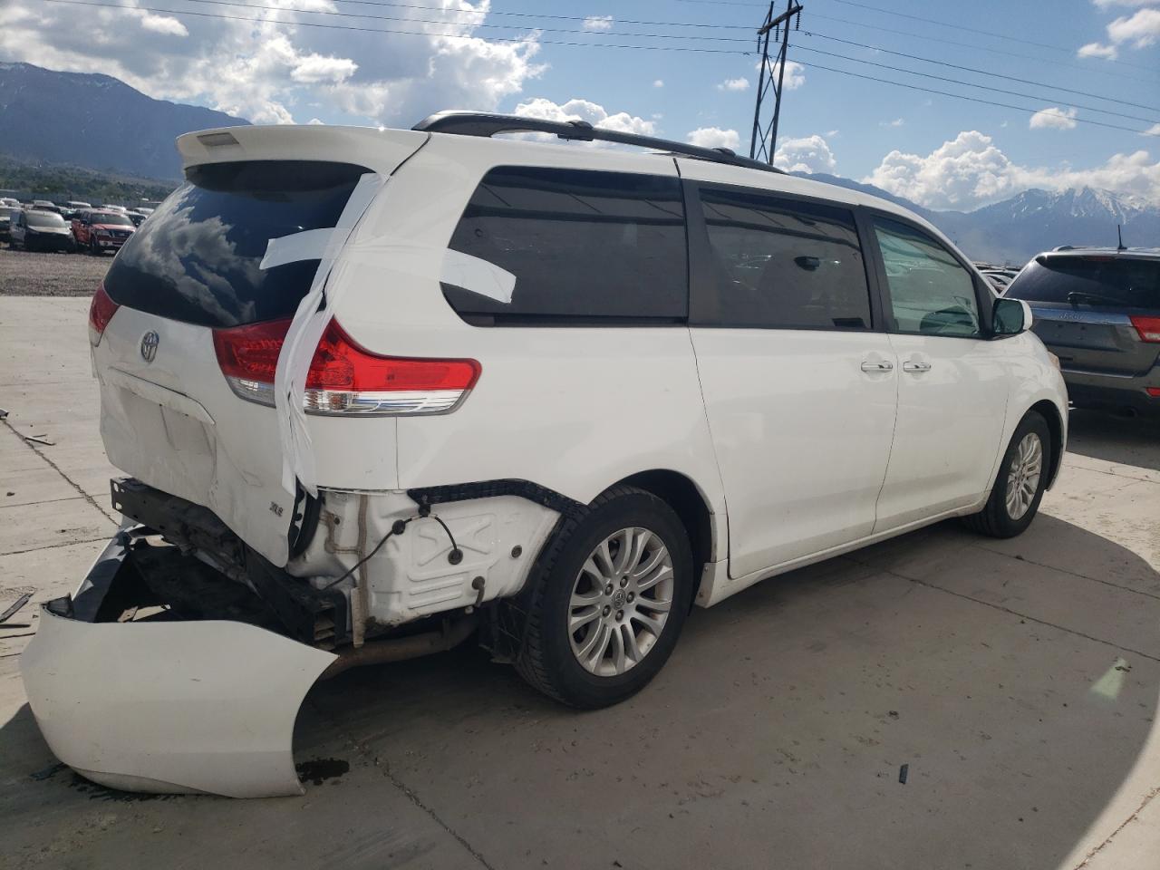 5TDYK3DC5CS179205 2012 Toyota Sienna Xle