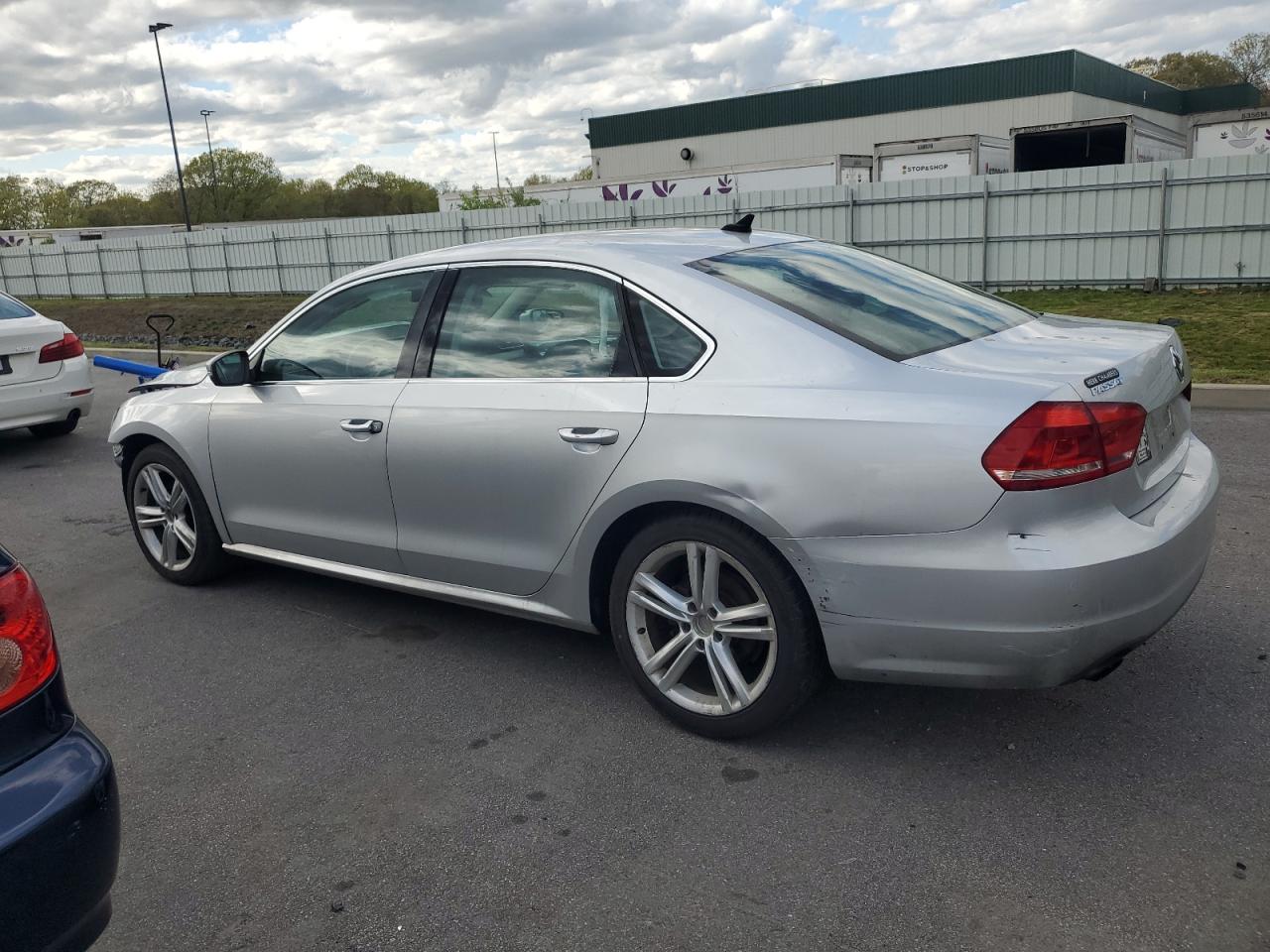 1VWBT7A32EC033215 2014 Volkswagen Passat Se