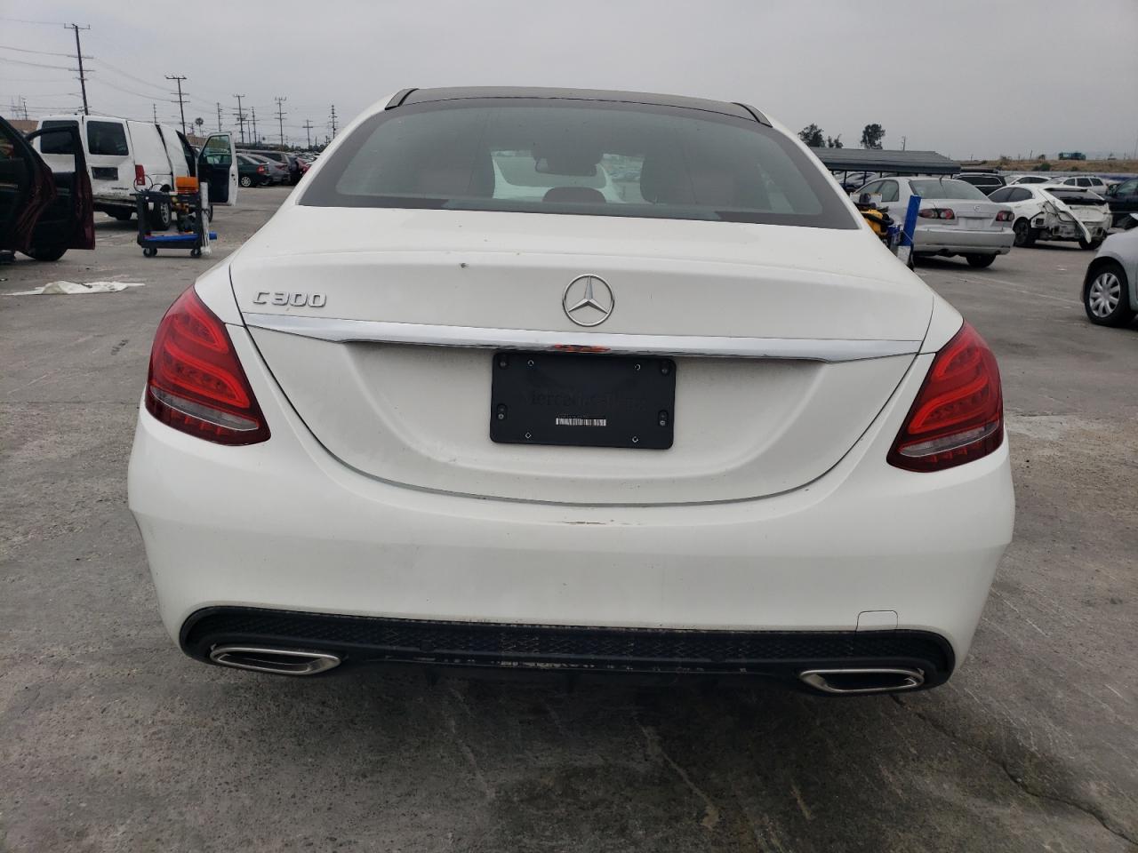 55SWF4JB7HU203706 2017 Mercedes-Benz C 300