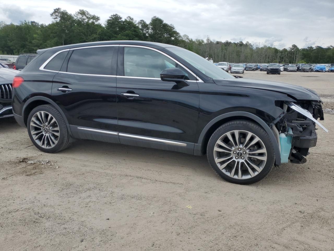 2LMPJ8LR4HBL11106 2017 Lincoln Mkx Reserve