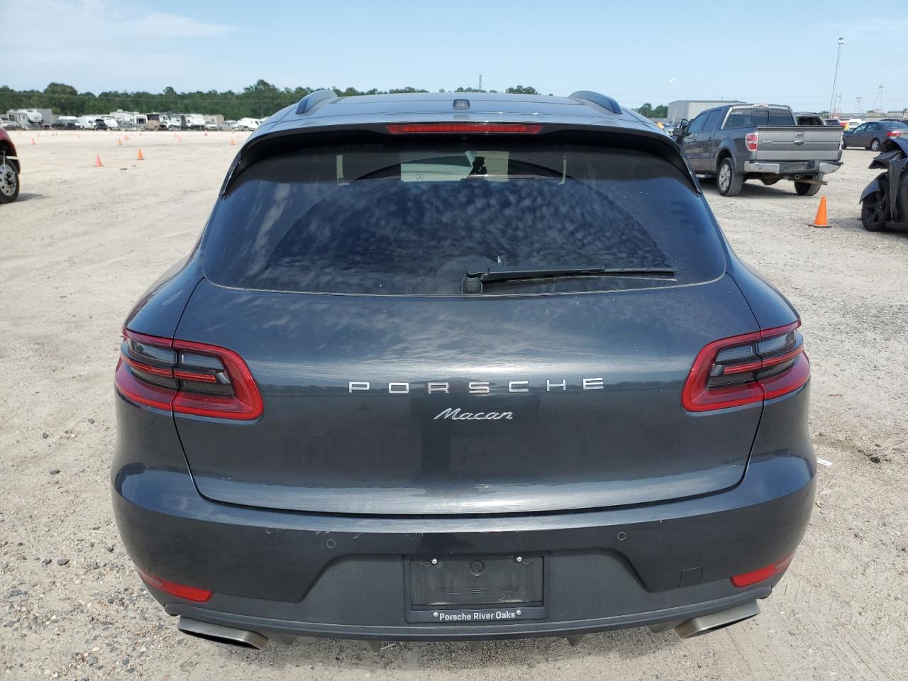 WP1AA2A51HLB06540 2017 Porsche Macan