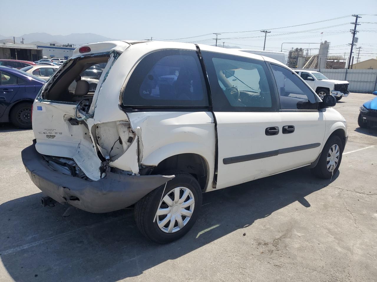 1B4GP25382B633276 2002 Dodge Caravan Se