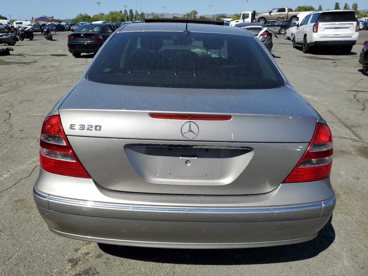 WDBUF65J84A437652 2004 Mercedes-Benz E 320
