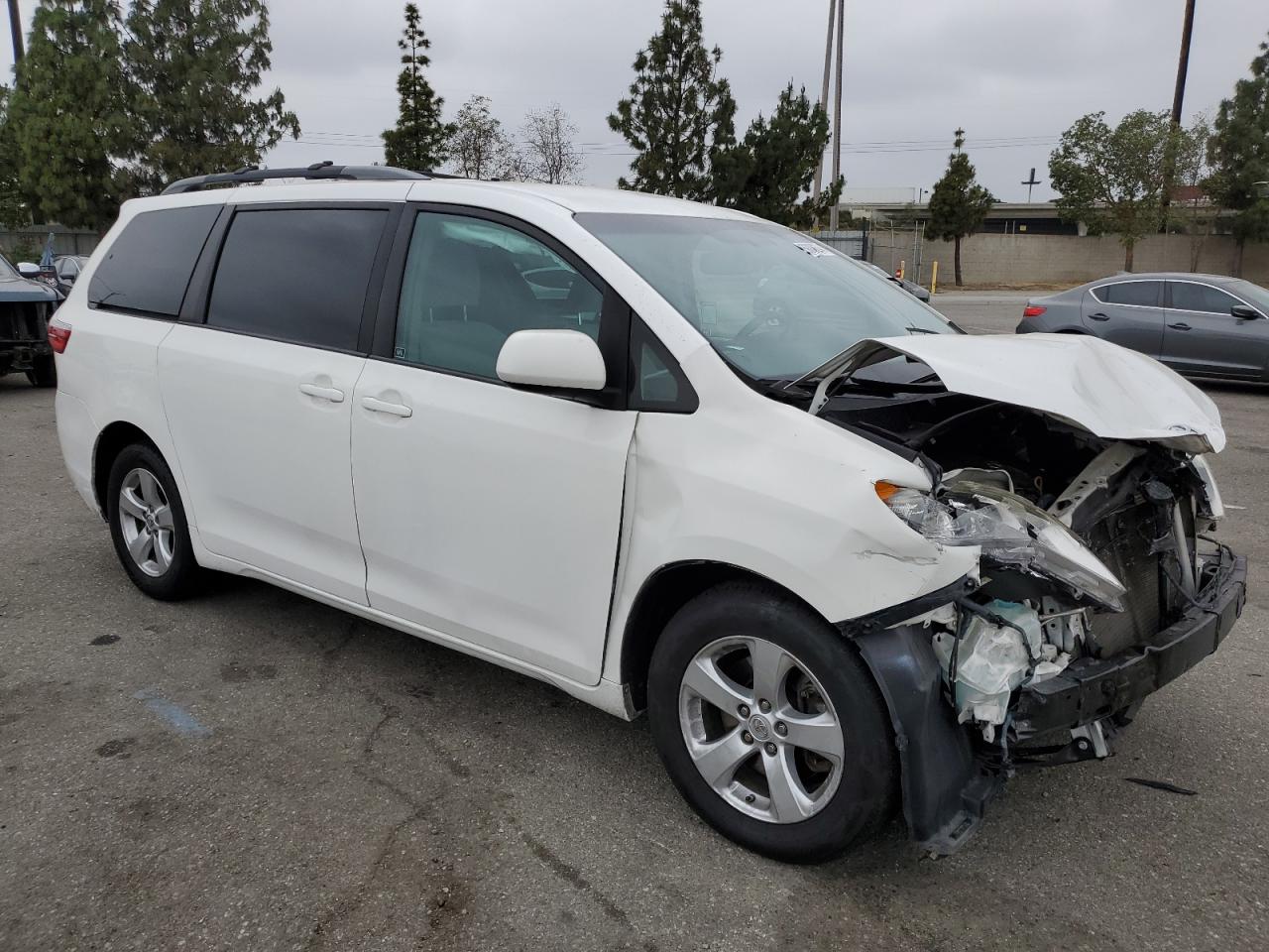 5TDKZ3DCXHS899883 2017 Toyota Sienna Le