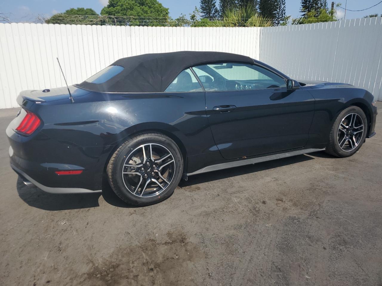 2023 Ford Mustang vin: 1FATP8UH1P5111232