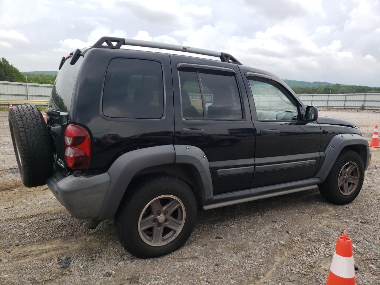 1J4GL38K45W724933 2005 Jeep Liberty Renegade